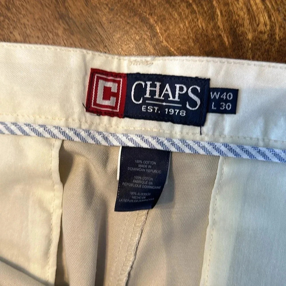 Chaps chinos NWTs 40” waist and 30 inside leg - Picture 4 of 4